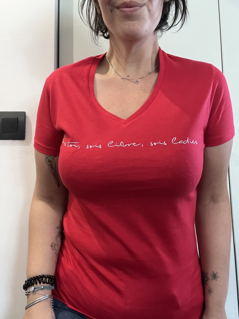 T-SHIRT ROUGE